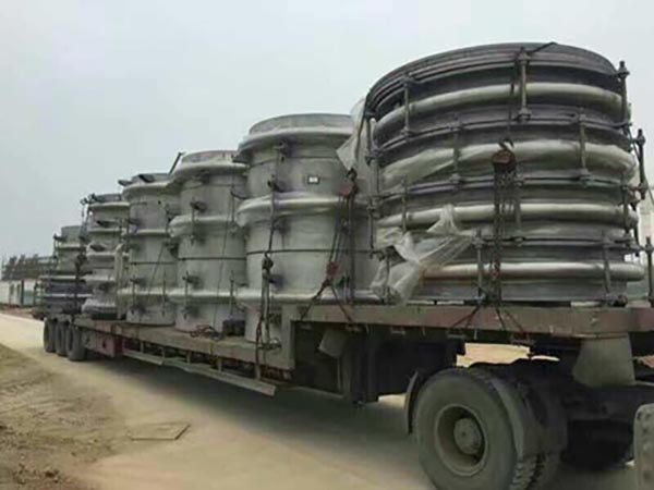 補償器發(fā)貨現場